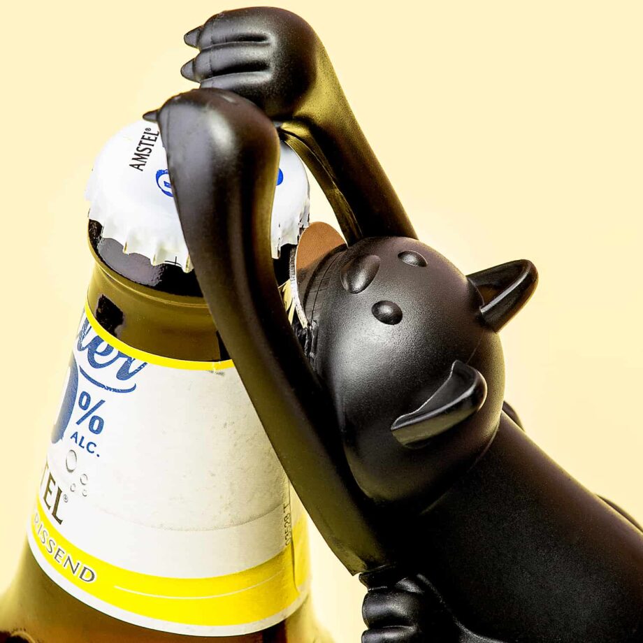 Balvi Curious cat bottle opener